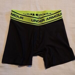 Under Armour boys size XS under shorts